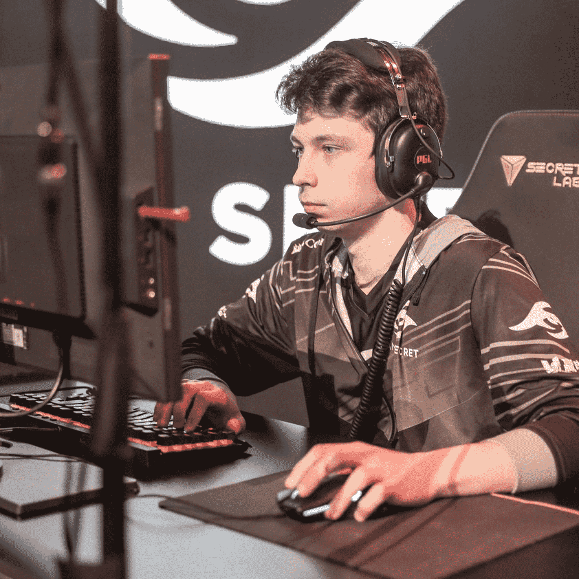 Nisha planea gastar su dinero de torneos en skins de CS y Valorant